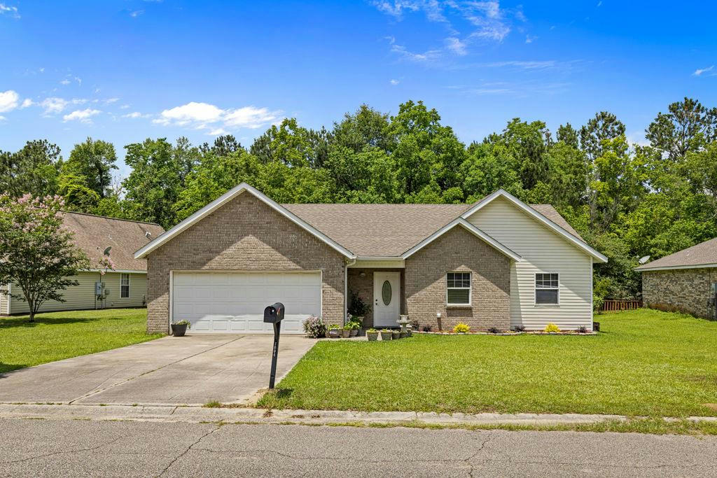 1004 SCARLET DR, PICAYUNE, MS 39466, photo 1 of 29