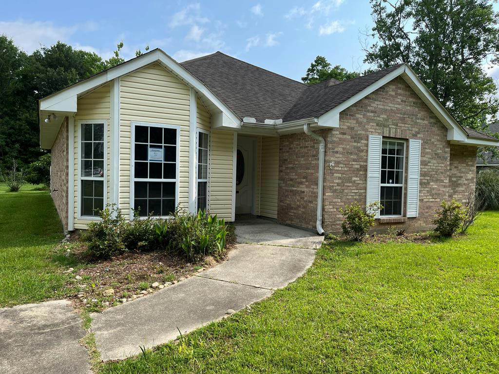 121 WILLIAMSBURG RD, PICAYUNE, MS 39466, photo 1 of 12